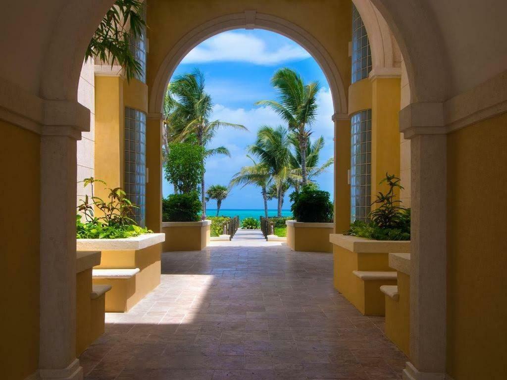 Villa Renaissance Grace Bay Exterior photo